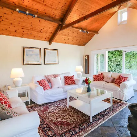The At Raheengraney House Ferienhaus *